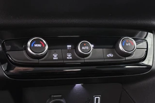 Opel Corsa Electric Long Range Edition 51 kWh Achteruitrijcamera Apple CarPlay Parkeersensoren Voor en Achter / 31