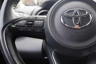 Toyota Yaris 1.5 Hybrid 115 DYNAMIC STOELVERW. LED KOPLAMPEN LENDE STEUN AD-CRUISE CAMERA CLIMA / 12