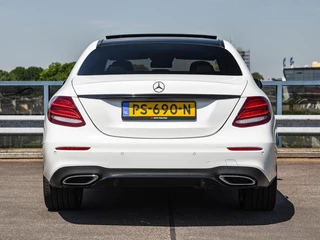 Mercedes-Benz E-klasse 220 d AMG Line Night Edition Panoramadak Widescreen Sfeerverlichting Apple CarPlay Android Auto Camera Stoelverwarming LED / 6