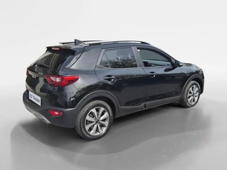Kia Stonic 1.0 T-GDi MHEV DynamicPlusLine | Airco | Navi | Camera | LM Velgen | Privacy Glass | / 7
