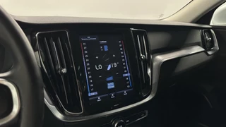Volvo V60 2.0 B3 Momentum Business ECC NAVI CAMERA CARPLAY LM CRUISE. / 36