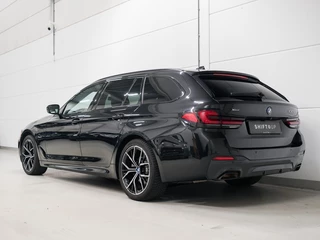 BMW 5 Serie Touring 530e xDrive M-Sport Panoramadak | Adapt. Cruise Control / 6