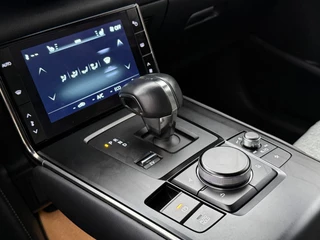 Mazda MX-30 E-SkyActiv R-EV 170 Makoto | Automaat | Adaptive cruise | Stoelverwarming | Head-up display | CarPlay | Camera / 19
