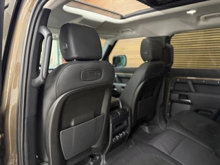 Land Rover Defender 110 2.0 D200 110 | Pano | PPF | Meridian | Trekhaak | Carplay | Geel kenteken / 37