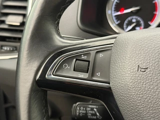 Skoda Karoq 1.5 TSI ACT Style | Adaptive cruise | Stoelverwarming | CarPlay | Camera | Parkeersensoren achter | Trekhaak / 16