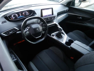 Peugeot 3008 1.2 PureTech Blue Lease Executive | Trekhaak | Navigatie | Climate control | Lichtmetalen velgen | Cruise control | Parkeersensoren achter | Apple carplay/Android auto / 9