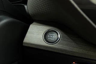 Citroen C5 X 1.6 Plug-in Hybrid 225 Shine | Lederenbekleding | Massage stoel | Elektrisch verstelbare stoel | Camera | Stuur en stoelverwarming | Getint Glas / 42