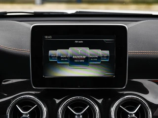 Mercedes-Benz CLA-klasse Shooting Brake 200 OrangeArt AMG Night Edition 156 PK | Panoramadak | Bi-xenon | Camera | Stoelverwarming | Navigatie | 18" / 24