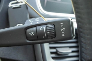 Volvo V40 2.0 T2 Inscription Parkeersensor achter|Bleutooth|Airco / 24