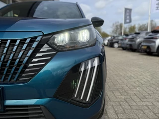 Peugeot 2008 1.2 Turbo 100 Allure | Parkeersensoren | Draadloos Apple Carplay/Android Auto | Privacy Glass | Bleu Obsession / 23