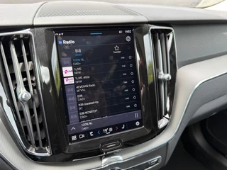 Volvo XC60 T6 Plus Dark Recharge AWD Trekhaak | 360 | H/K | Pano | Memory / 15