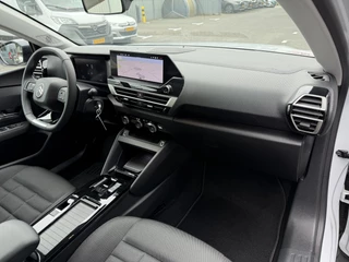 Citroën C4 145pk Hybride Plus (Camera - LED - Navigatie - Automatische Airco - Parkeersensoren - Apple Carplay) / 33
