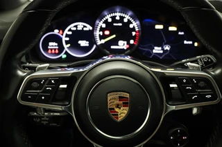 Porsche Cayenne 3.0 E-Hybrid Platinum Edition | LUCHTVERING | MASSAGE | STOELVENTILATIE | COMFORTSTOELEN | CAMERA | 22" / 37