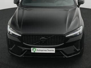 Volvo XC60 2.0 T6 AWD + Black Edition 350PK Pano | Trekhaak / 57