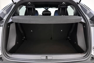 Peugeot 2008 1.2 Turbo 100 Allure | Adaptive Cruise Control | Draadloos Apple Carplay & Android Auto | Parkeersensoren voor & achter | 17'' Lichtmetalen velgen | Full LED / 8
