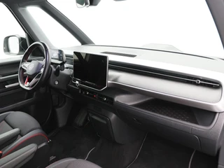 Volkswagen ID. Buzz GTX 4MOTION 79 kWh & 340 Pk | Trekhaak | Carplay | Cruise | Schuifdeuren L+R | Elektrische Stoelen | 20 Inch | Full LED  | 17.801 Km!! / 38