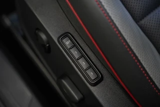 Volkswagen Golf 2.0 TSI GTI  Akrapovič Panoramadak Harman&Kardon Sterrenhemel 19''LM / 13