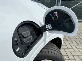 Renault Twingo Urban Range 80pk Techno 27.5 kWh  | 18inch velgen | V2G | Navigatie | Climate Control | Keyless | Achteruitrijcamera | Adaptive Cruise Control (ACC) | Apple CarPlay/Android Auto / 42