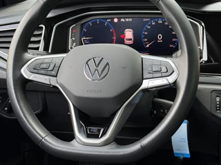Volkswagen Polo 1.0 TSI R-Line IQ light | Carplay | Camera | Climate | Stoelverwarming | Rijklaar incl. garantie / 15