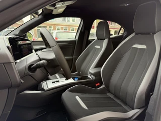 Opel Mokka Electric GS 54 kWh | Two Tone | Achteruitrijcamera | Facelift model | Apple Carplay/Android Auto | LED | Privacy Glass / 10