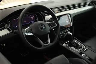Volkswagen Passat Variant 1.5 TSI 150pk DSG 2x R-Line Panoramadak Leder Camera Stoelverwarming Virtual Cockpit / 4
