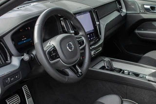 Volvo XC60 2.0 T6 PHEV Long range AWD R-Design|360 Camera|Trekhaak|Harmann|HUD|Stoel+Stuurverwarming| / 22