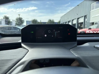 Toyota C-HR+ First Edition 77 kWh NIEUW DIRECT LEVERBAAR! STOEL/STUURVERW 20'' LM-VELGEN BLIND SPOT EL-ACHTERKLEP WARMTEPOMP NAVI PARK-SENSOREN CAMERA CLIMA APPLE/ANDROID / 21