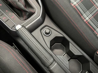 Volkswagen Polo 2.0 TSi 200pk GTi DSG 5-drs  SCHUIFDAK/BEATS/KEYLESS/CAMERA/DODEHOEK/1E EIGENAAR! / 32