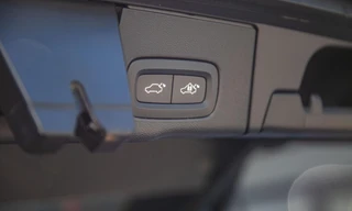 Volvo XC60 2.0 T6 Plug-in hybrid AWD Core Bright Panorama|Leder / 22