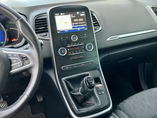 Renault Scénic 1.3 TCe 115 Limited  | Stoelverwarming | All Seasons | Navigatie | 1800KG Trekgewicht | Camera | DAB | Climate Control | Reservewiel | Apple CarPlay/Android Auto / 30