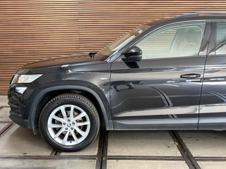 Skoda Kodiaq 1.5 TSI Ambition 7p. | 7-persoons | Carplay & Android Auto | Trekhaak | Camera | Stoelverwarming | KESSY | 18 Inch / 45