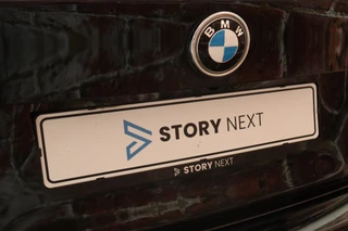 BMW 3 Serie Gran Turismo 335i xDrive High Executive M Sport Pakket Automaat  / Navigatiesysteem Professional / Panoramadak / Trekhaak / Leder / Innovatiepakket / 18 Inch / Shadow Line / Active Cruise Control met Stop en Go-functie / Stoelverwarming / Climate Control / Xenon / Extra Getint Glas / 8