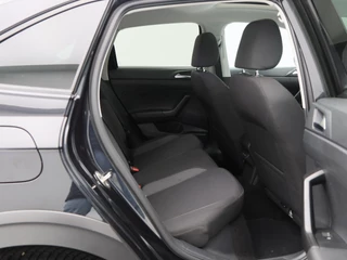 Volkswagen Taigo 1.0 TSi 110 Pk Automaat Life Business | Panorama dak | Adaptive cruise | Stoelverwarming | Trekhaak | CarPlay | 17 Inch | 86.564 Km !! / 37