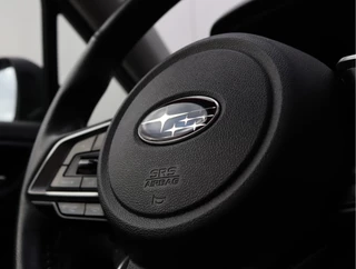 Subaru Outback 2.5i Premium  | Schuifdak | Trekhaak | Winterbandenset | H&K / 70