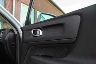 Volvo XC40 1.5 T2 Momentum Core | 1e eigenaar | NL auto | Navigatie | Cruise control | Bluetooth | LED | Parkeersensoren | Bluetooth | Botsherkenning | Rijstrooksensor / 31