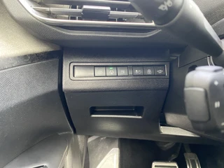 Peugeot 3008 1.6 Plug-in Hybrid 4WD 300 pk GT AUT  | 1e eigenaar | carplay | panoramadak | navigatie | 3D cockpit | 2 laadkabels | BTW / 26
