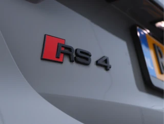 Audi A4 Avant RS4  | RS Dynamic | Pano | B&O | Massage / 21