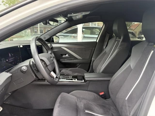 Opel Astra 1.6T 225pk Plug In Hybrid GSe | Stoel met memoryfunctie | Sport chassis | Stoel- & stuurverwarming | 360gr Camera | AGR Sportstoelen | / 10