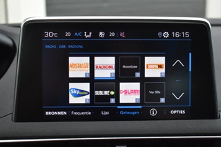 Peugeot 5008 PureTech 130 EAT8 Automaat GT 7-persoons | Navigatie via Carplay & Android Auto | Achteruitrijcamera | Parkeersensoren v+a | Stoelverwarming | Climate Control | Keyless Start | DAB | Isofix Bevestigingspunten | Lichtmetalen Velgen | Zeer Compleet!!! / 13