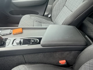 Volvo XC60 2.0 B4 Momentum Business  | Keyless | LED | Apple/Android | PDC v+a incl. Camera | Google | Elekt. Klep / 26