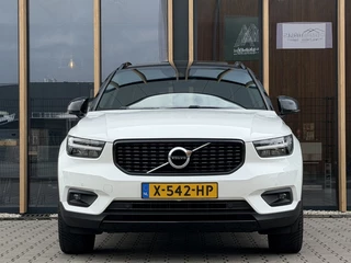 Volvo XC40 1.5 T5 Twin Engine R-Design | SOH 89% | Panoramadak | Camera | / 24
