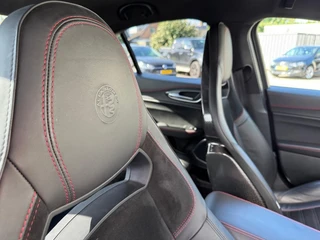 Alfa Romeo Giulia 2.9 V6 QUADRIFOGLIO Carbon pakket Sparco kuipstoelen Carplay Perfect onderhouden! / 15