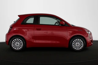 Fiat 500 Urban 42 kWh Stoelverwarming Apple CarPlay Achteruitrijcamera / 31