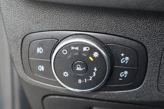 Ford Focus Wagon BUSINESS APPLE/ANDROID PARK-SENSOREN WINTERPACK CLIMA LED ALL-SEASON KEYLESS / 26
