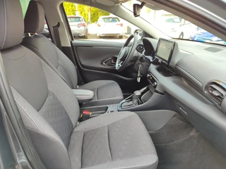 Toyota Yaris HYBRID 115 DYNAMIC STOEL/STUURVERW 16'' LM-VELGEN AD-CRUISE CLIMA APPLE/ANDROID PRIVACY GLASS CAMERA / 10