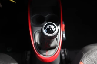 Toyota Aygo X PULSE / 25