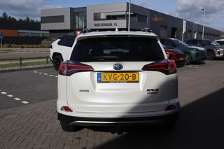 Toyota RAV4 2.5 HYBRID DYNAMIC / 5