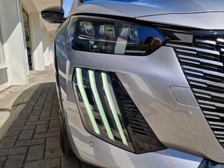 Peugeot 208 1.2 Hybrid 145 e-DCS6 GT | Massagestoel | Alcantara | Achteruitrijcamera | Apple Carplay/Android Auto | Stoelverwarming / 29