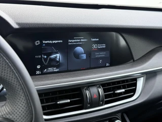 Alfa Romeo Stelvio 2.2 JTD AWD Veloce Automaat | VAN: € 34.900- VOOR: € 32.877,- UW HERFSTVOORDEEL: € 2.023,- | CAMERA| STOEL + STUURVERWARMING + MEMORY| KEY LESS ENTRY | LEDER | ADAPT. CRUISE CONTROL | 12 MND BOVAG GARANTIE / 37
