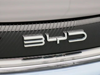 BYD DOLPHIN Design 60.4 kWh 204 Pk | Stoelverwarming | 360 Camera | Panoramadak | Adaptive Cruise | Warmtepomp |17 Inch | 26.055 Km !! / 38